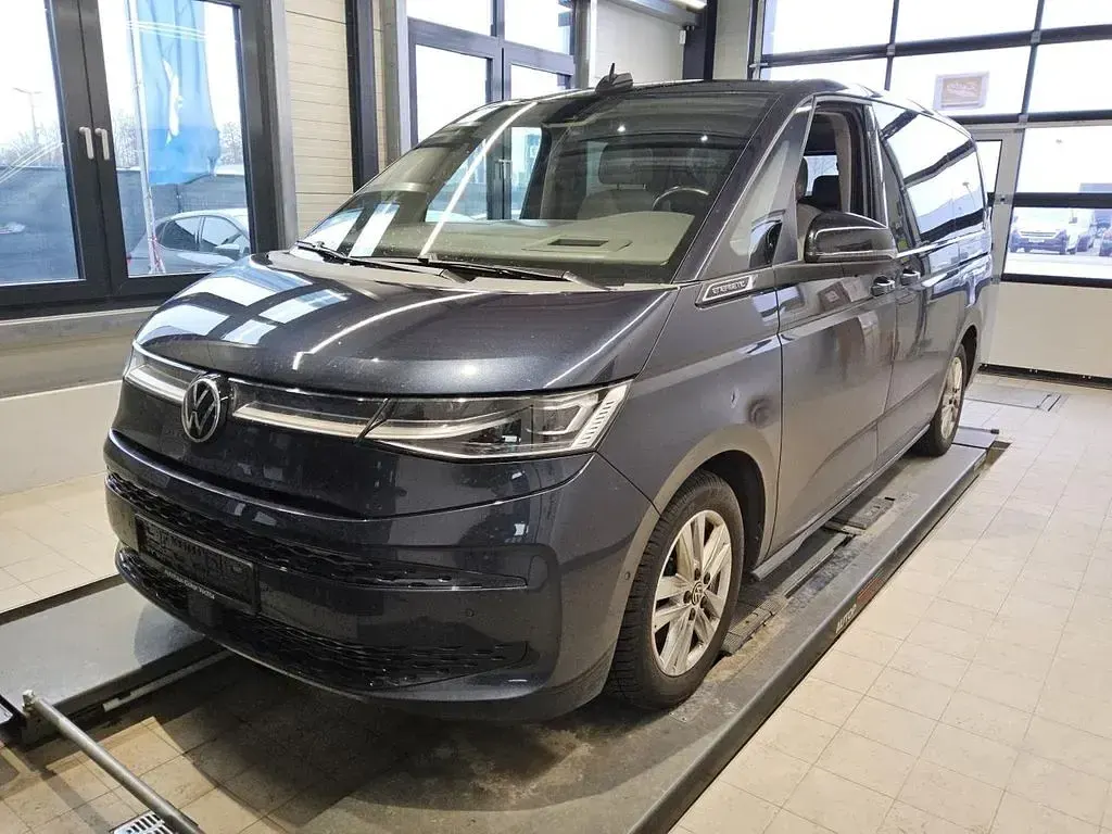 Używany VW Multivan Energetic 150 KM (110 kW) 2022 Niebieski Minivan