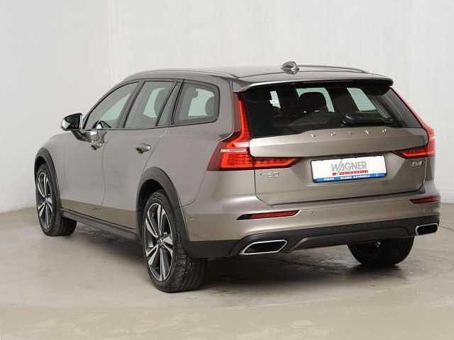 Gebraucht Volvo V60 CC 145 PS (106 kW) 2022 Kombi