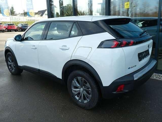 Gebraucht Peugeot e-2008 Active 100 kW (136 PS) 2021 Weiß SUV