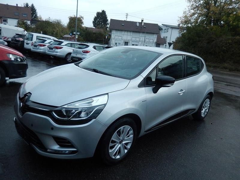 Silber Gebraucht 2019 Renault Clio IV Limousine | 10.999 € (Etwas zu teuer) - Bild 1/4