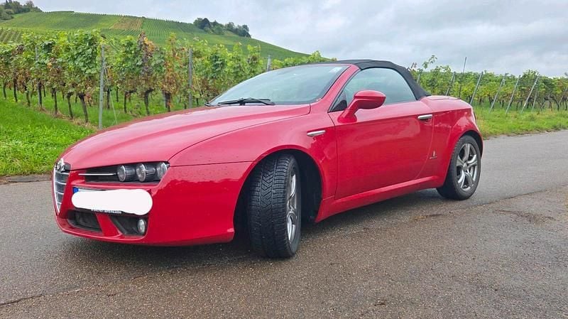 Rot Gebraucht 2025 Alfa Romeo Spider Cabrio | 11.000 € (Fairer Preis) - Bild 1/4