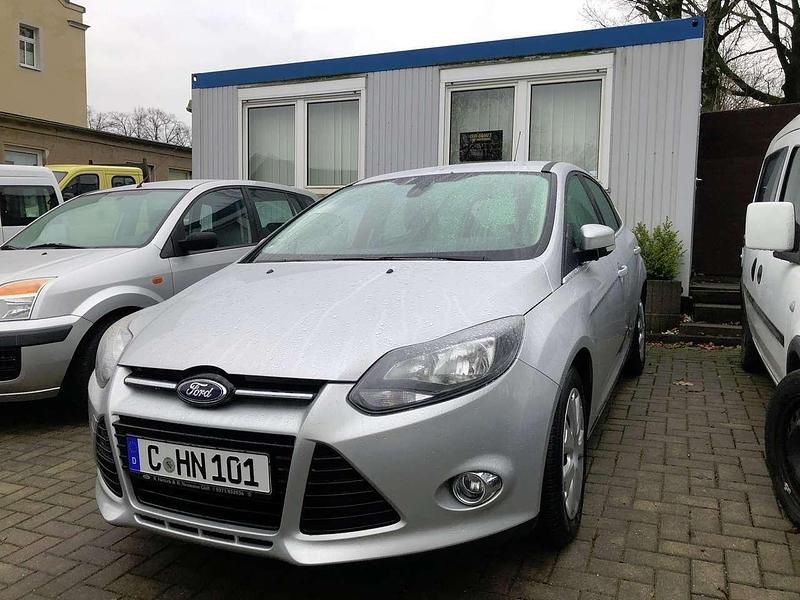 Gebraucht Ford Focus Titanium 101 PS (74 kW) 2012 Silber Limousine