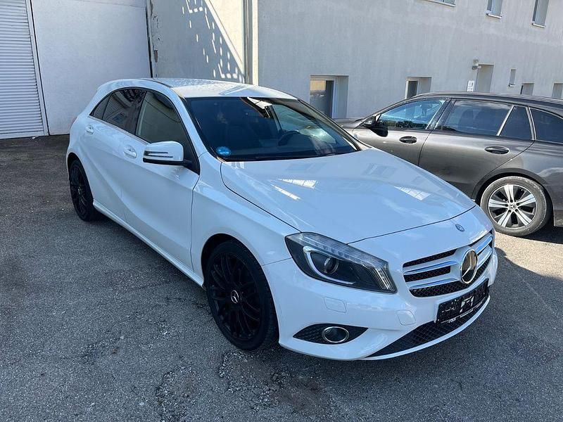 Weiß Gebraucht 2013 Mercedes A180 Limousine | 7.990 € (Fairer Preis) - Bild 1/4
