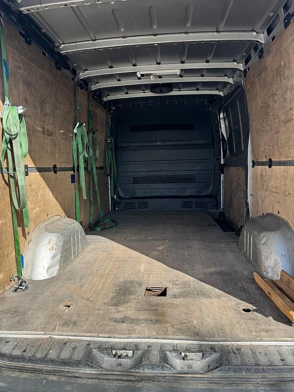 Second-hand VW Crafter 109 CP (80 kW) 2016 Argintiu Van