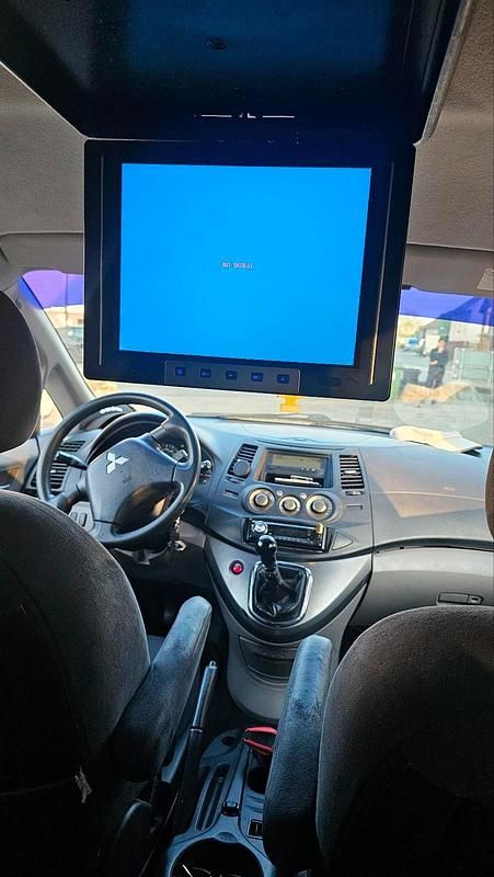 Grau Gebraucht 2005 Mitsubishi Grandis Van / Kleinbus | 1.600 € (Superpreis) - Bild 1/4