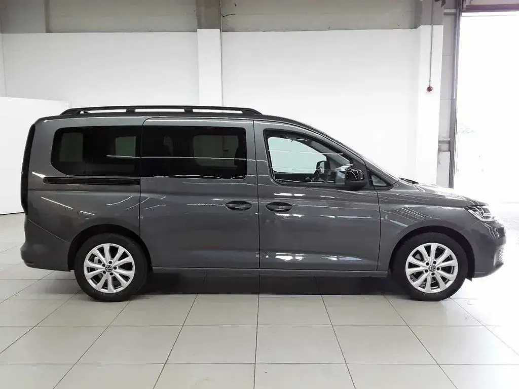 Gebraucht VW Caddy Maxi Life 122 PS (89 kW) 2022 Grau Van / Kleinbus