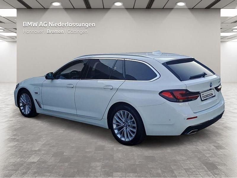 Gebraucht BMW 530e 292 PS (214 kW) 2022 Weiß Kombi