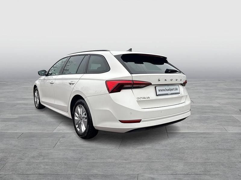 Gebraucht Skoda Octavia Ambition 150 PS (110 kW) 2022 Candyweiß Kombi