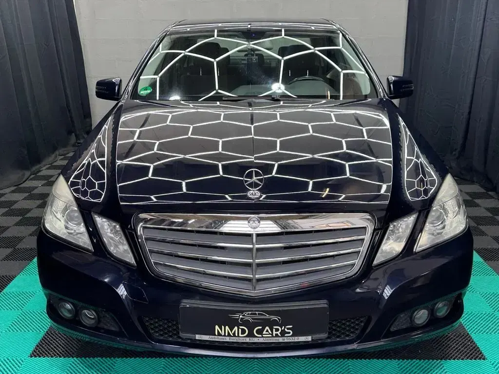 Gebraucht Mercedes E250 204 PS (150 kW) 2009 Blau Limousine