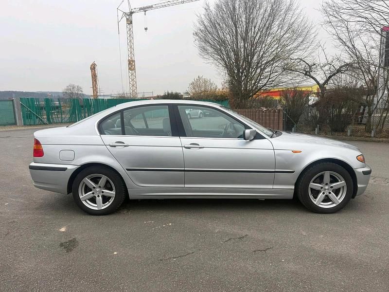 Gebraucht BMW 320 170 PS (125 kW) 2003 Silber Limousine