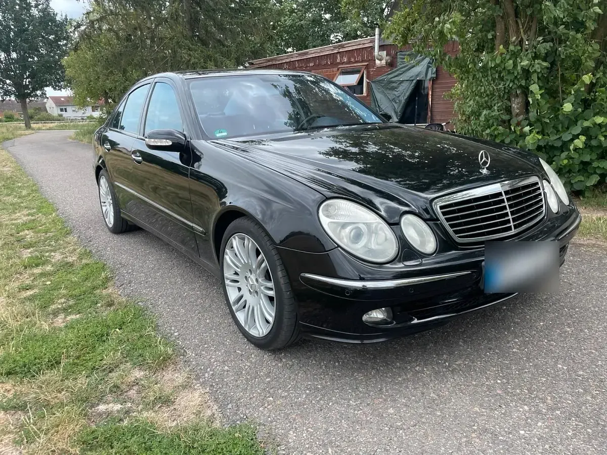 Gebraucht Mercedes E350 Avantgarde 272 PS (200 kW) 2005 Schwarz Limousine