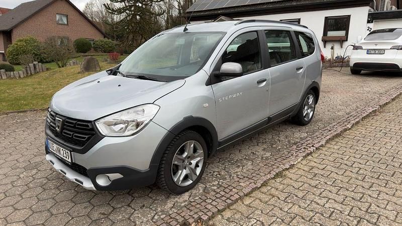 Gebraucht Dacia Lodgy Stepway 131 PS (96 kW) 2020 Silber Van / Kleinbus