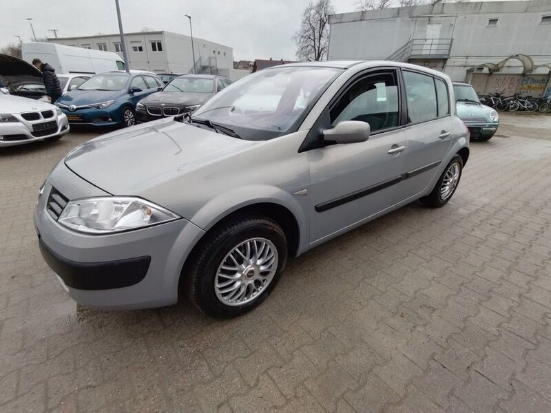 Beige Gebraucht 2003 Renault Mégane II Expression Limousine | 690 € (Superpreis) - Bild 1/4