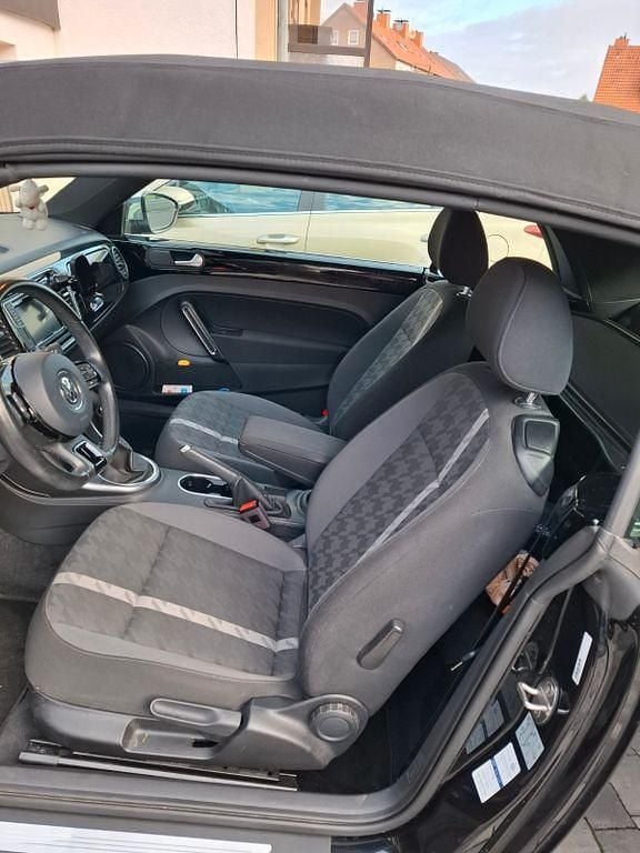 Gebraucht VW Beetle Sound 105 PS (77 kW) 2018 Schwarz Kleinwagen