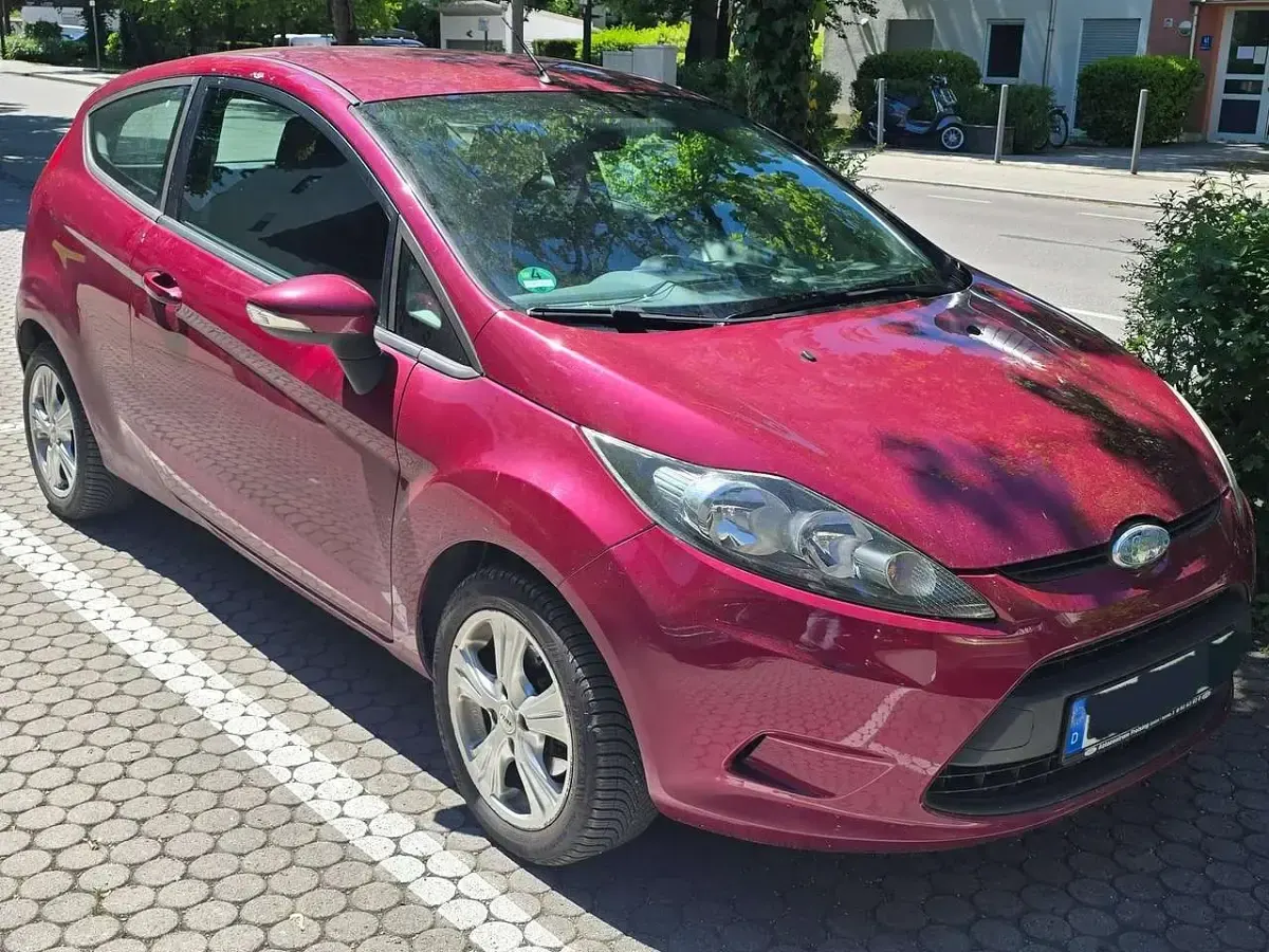 Gebraucht Ford Fiesta 82 PS (60 kW) 2009 Rot Limousine