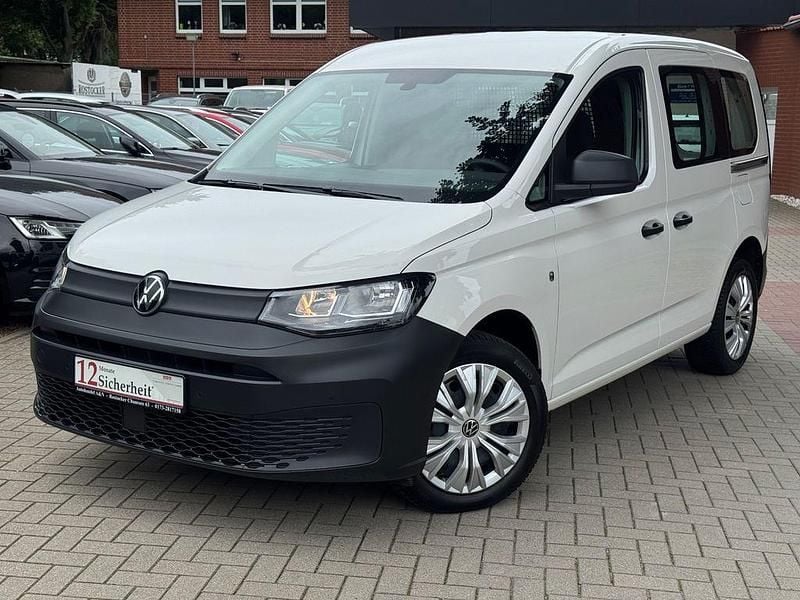 Weiß Gebraucht 2022 VW Caddy Van / Kleinbus | 15.999 € (Guter Preis) - Bild 1/4