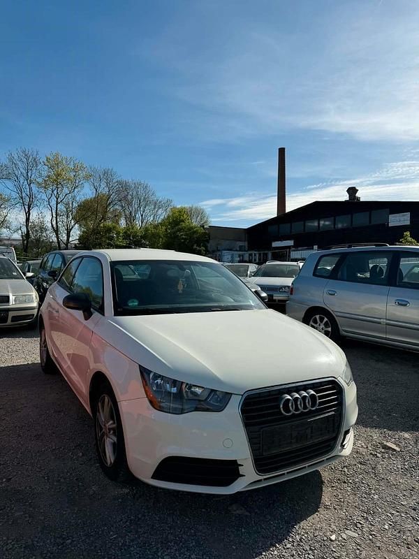Gebraucht Audi A1 85 PS (62 kW) 2011 Weiß Kleinwagen