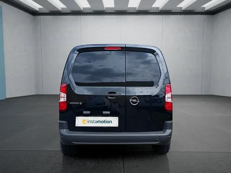 Nowe Opel Combo-e Life 100 kW (136 KM) 2025 Czarny