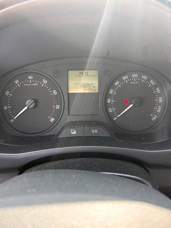 Gebraucht Skoda Fabia 60 PS (44 kW) 2014 Blau Limousine