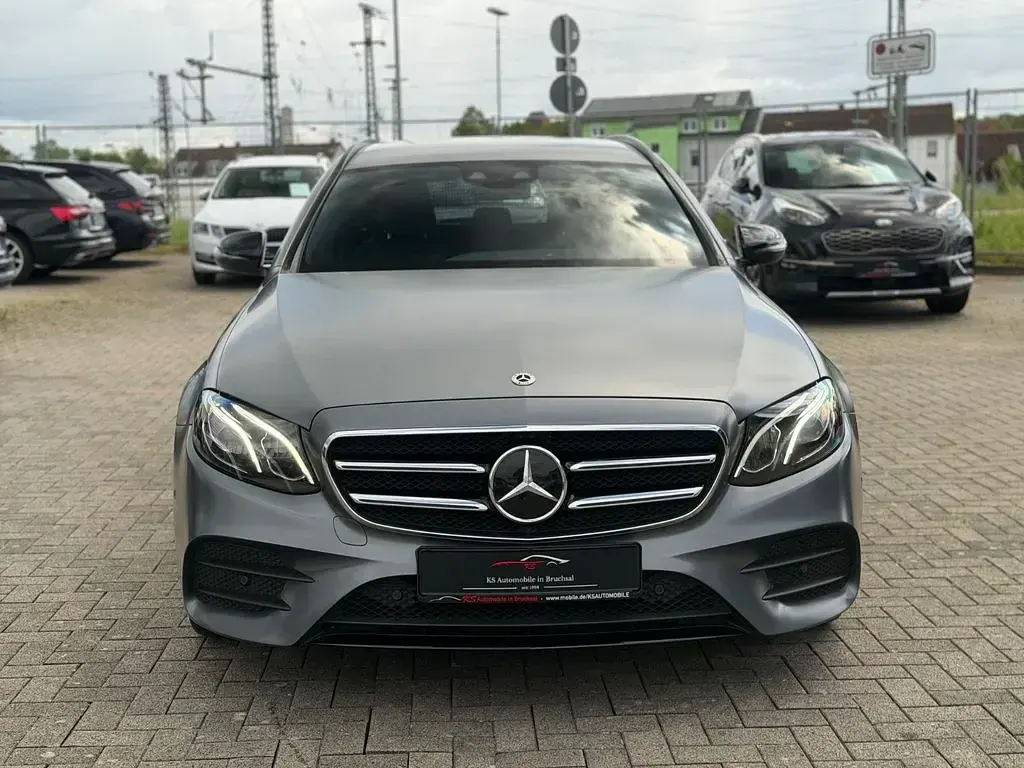 Gebraucht Mercedes E400 AMG line 340 PS (250 kW) 2019 Grau Limousine