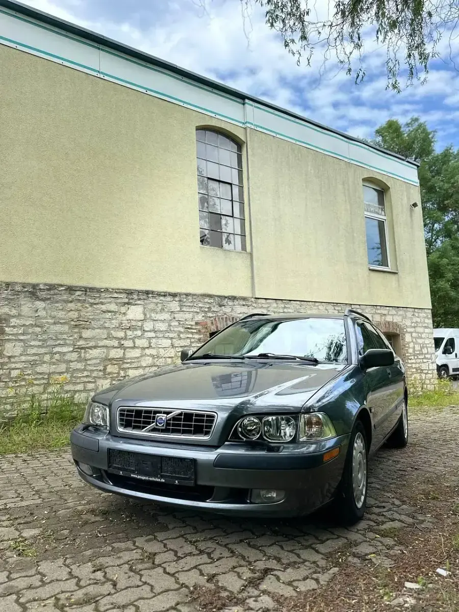 Gebraucht Volvo V40 115 PS (84 kW) 2003 Grau Kombi