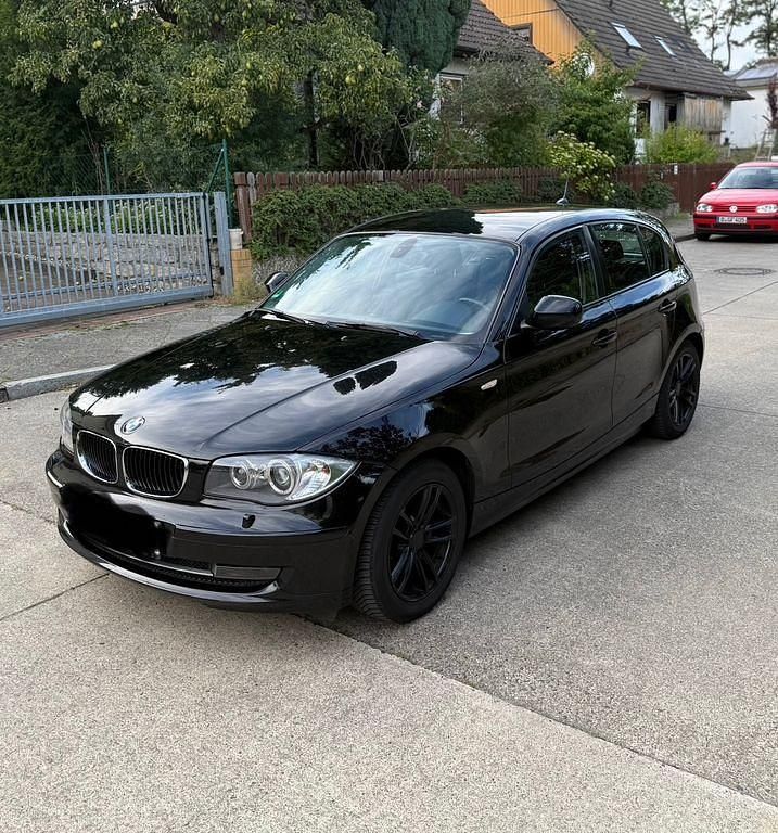 Schwarz Gebraucht 2010 BMW 116 Lifestyle Kleinwagen | 3.000 € (Guter Preis) - Bild 1/4