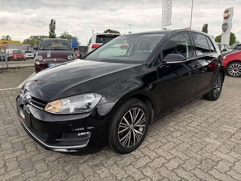 Ninja black Gebraucht 2016 VW Golf VII Allstar Limousine | 12.990 € (Fairer Preis) - Bild 1/4