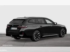 Neu BMW i5 442 kW (601 PS) 2026 Schwarz (saphirschwarz) Kombi