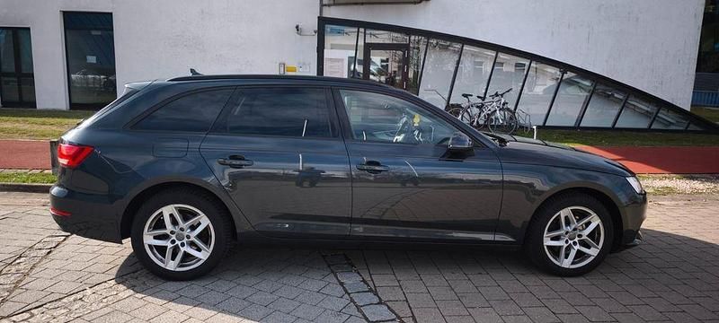Gebraucht Audi A4 Basis 150 PS (110 kW) 2016 Grau Kombi