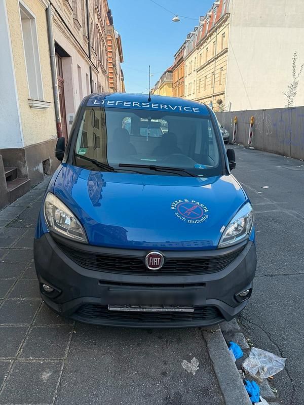 Blau Gebraucht 2015 Fiat Doblò Van / Kleinbus | 5.600 € (Fairer Preis) - Bild 1/4