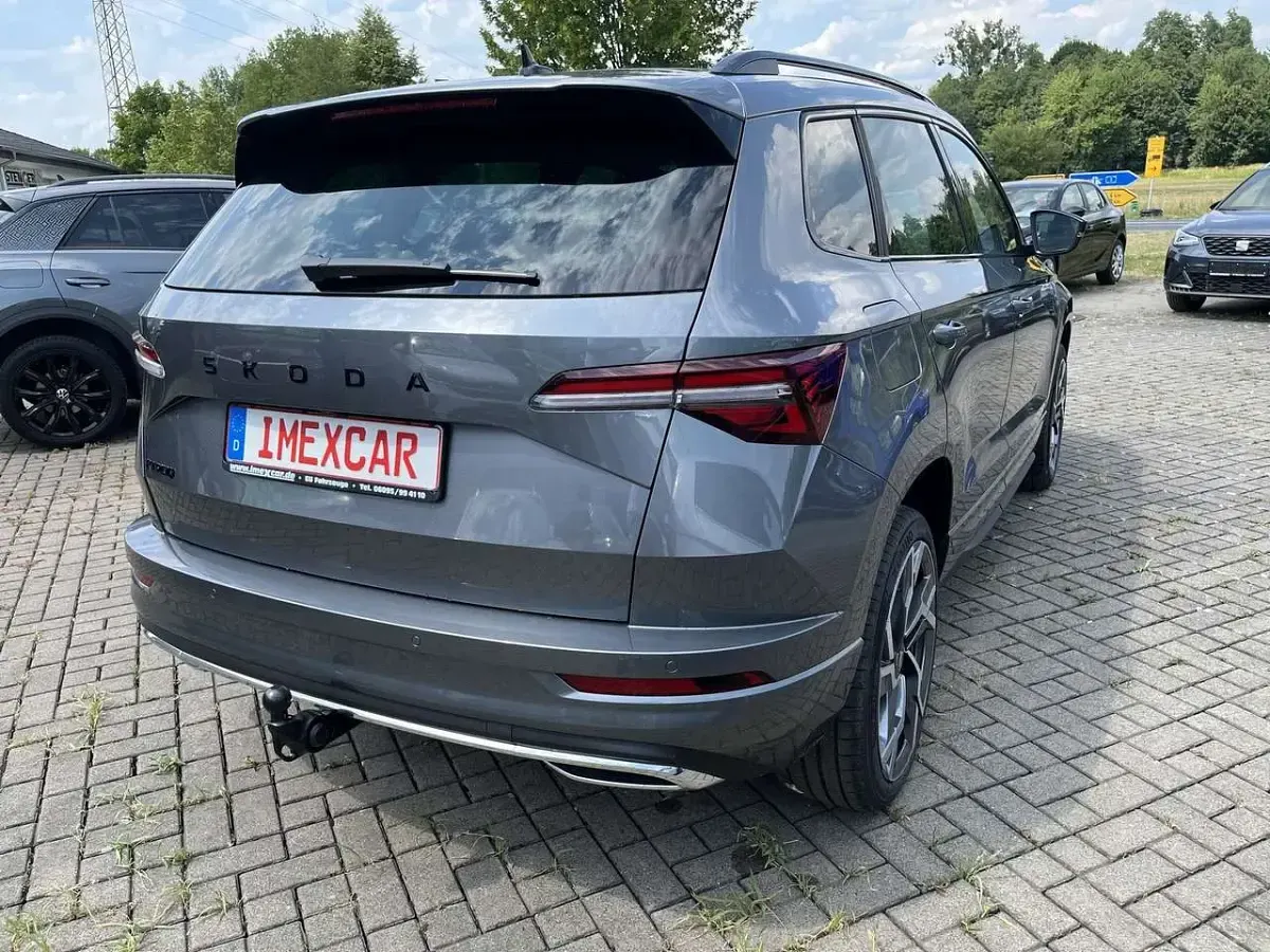 Neu Skoda Karoq SportlinePlus 150 PS (110 kW) 2026 Grau SUV