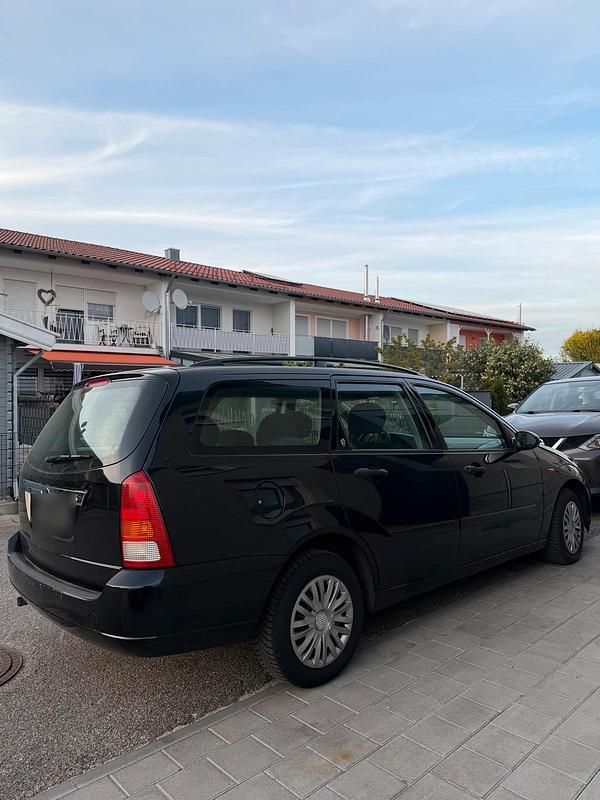 Usata Ford Focus 116 CV (85 kW) 2000 Nero Station wagon