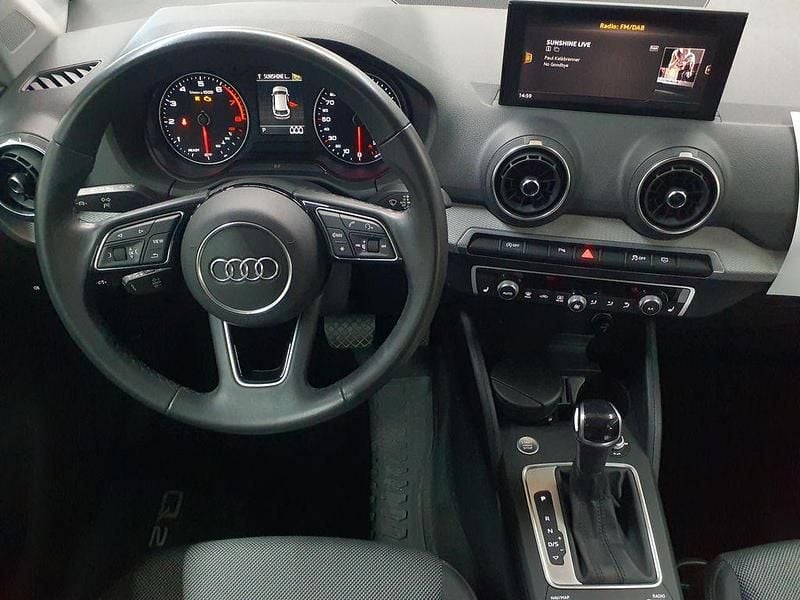 Używany Audi Q2 Advanced 150 KM (110 kW) 2023 Srebrny SUV