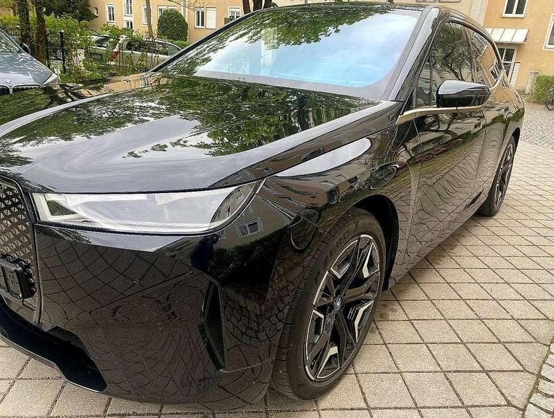 Schwarz Gebraucht 2024 BMW iX SUV | 63.580 € (Superpreis) - Bild 1/4