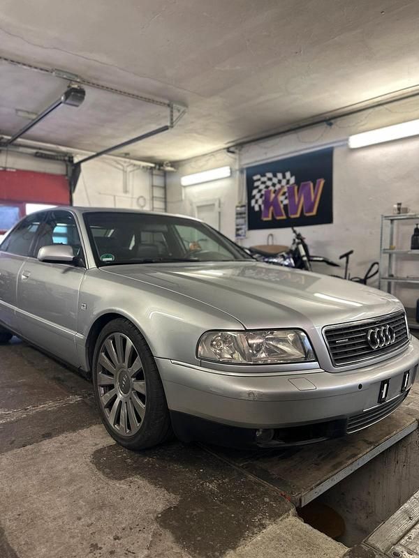 Usata Audi A8 180 CV (132 kW) 2002 Argento Berlina
