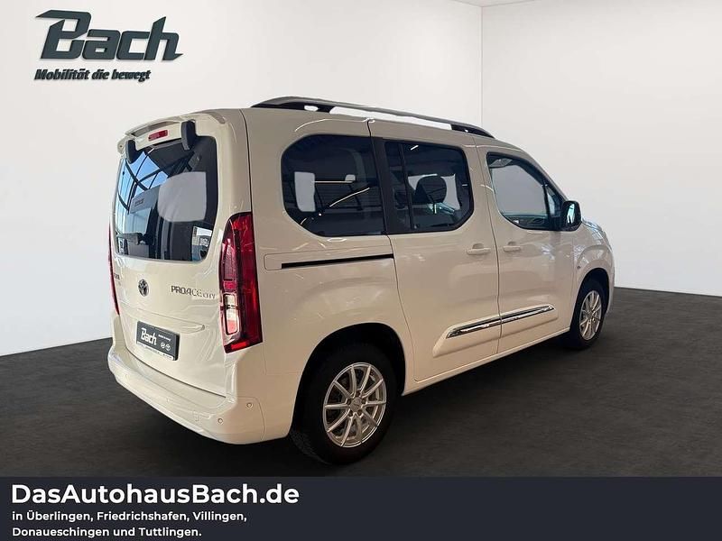 Gebraucht Toyota Proace Verso City 131 PS (96 kW) 2022 Weiß Kombi