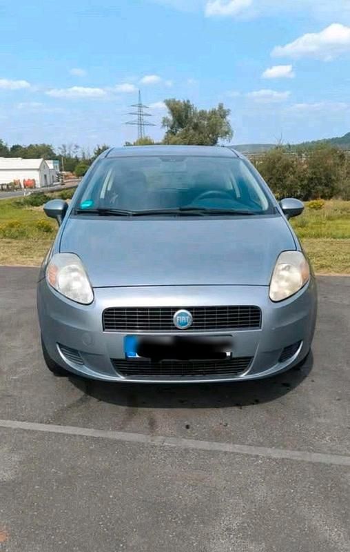 Silber Gebraucht 2006 Fiat Grande Punto Kleinwagen | 800 € (Etwas zu teuer) - Bild 1/4