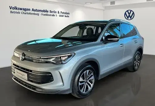 Neu VW Tayron 130 PS (95 kW) 2026 Silber SUV