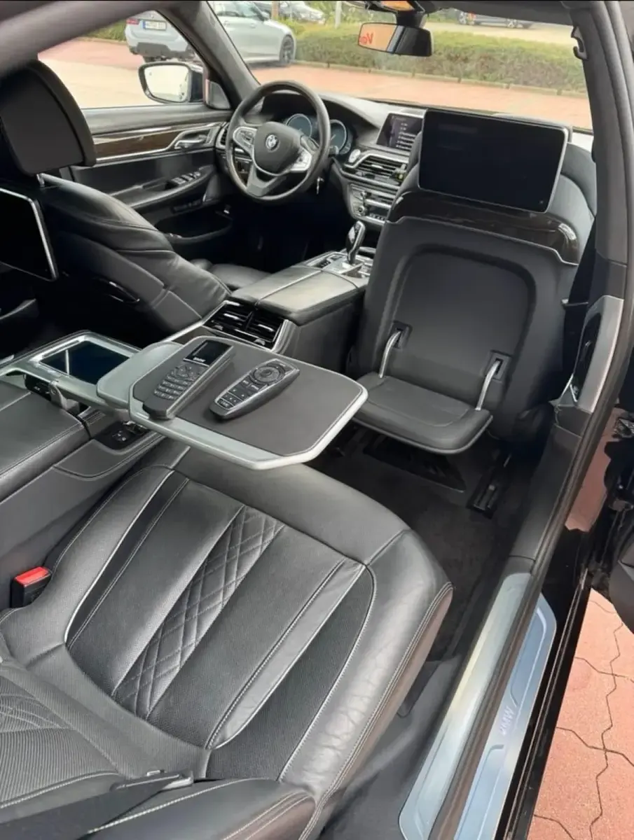 Gebraucht BMW 750L 450 PS (330 kW) 2015 Schwarz Limousine
