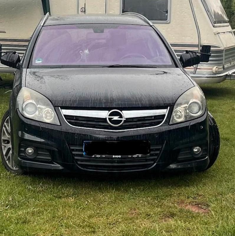 Schwarz Gebraucht 2009 Opel Vectra Kombi | 2.800 € (Etwas zu teuer) - Bild 1/4