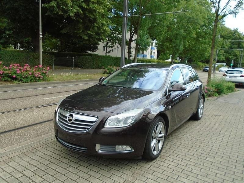 Braun Gebraucht 2012 Opel Insignia Innovation Kombi | 3.990 € (Guter Preis) - Bild 1/4