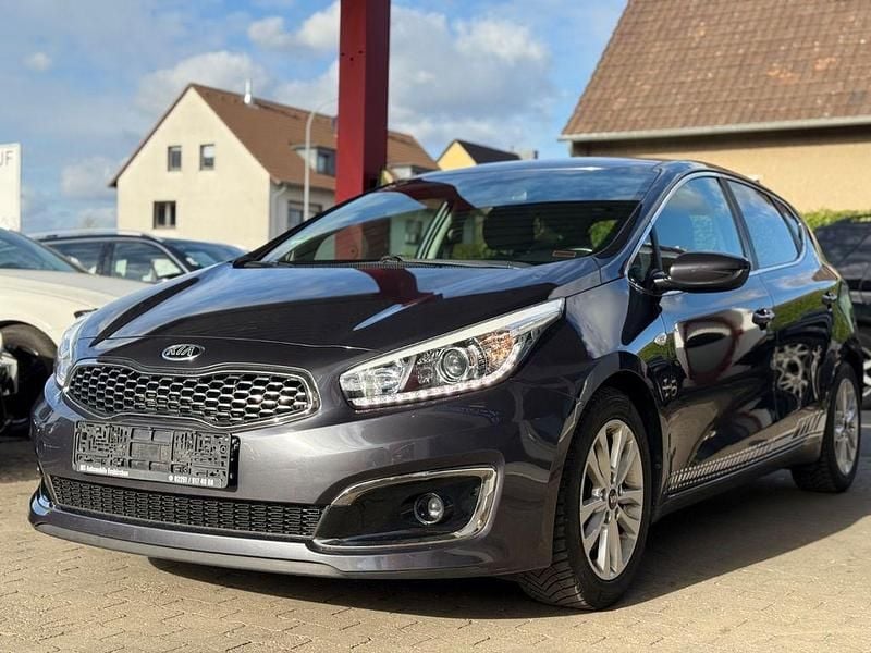 Gebraucht Kia Ceed 101 PS (74 kW) 2018 Grau Kleinwagen