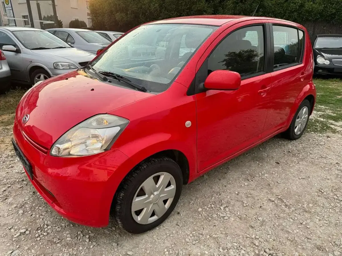 Gebraucht Daihatsu Sirion 87 PS (63 kW) 2007 Rot Kleinwagen