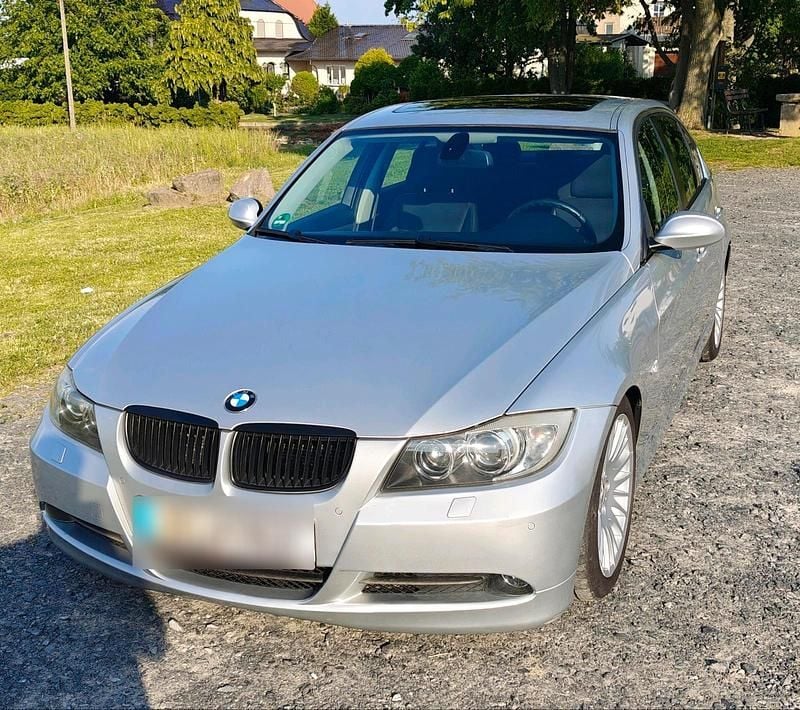Gebraucht BMW 325 218 PS (160 kW) 2005 Silber Limousine