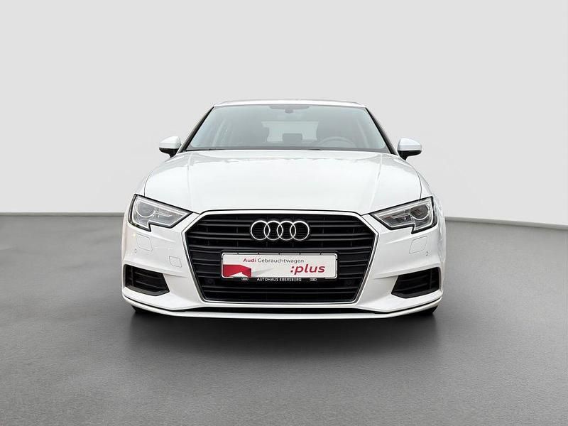 Gebraucht Audi A3 Business 116 PS (85 kW) 2017 Weiß Limousine