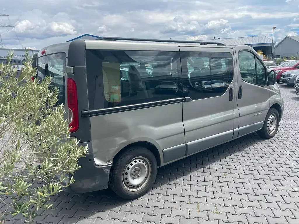 Gebraucht Renault Trafic 114 PS (83 kW) 2010 Gold Van / Kleinbus
