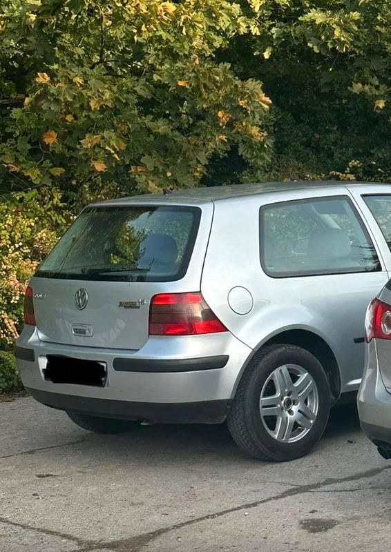 Silber Gebraucht 2000 VW Golf IV Edition Kleinwagen | 800 € (Superpreis) - Bild 1/1
