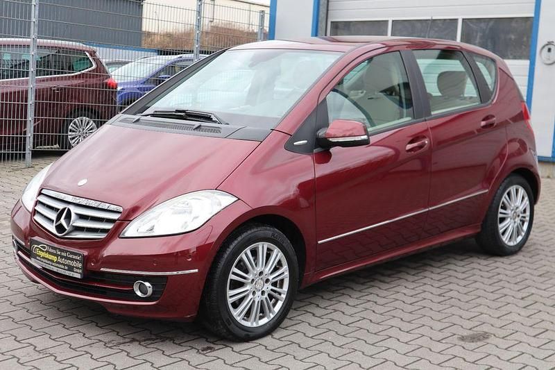 Gebraucht Mercedes A170 116 PS (85 kW) 2009 Rot Limousine