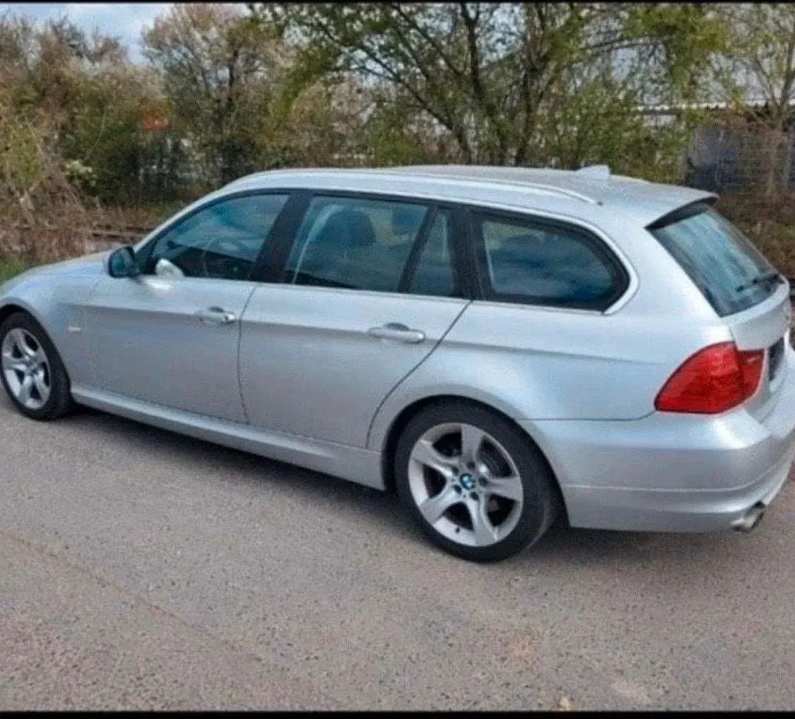 Gebraucht BMW 318 2011 Silber Kombi
