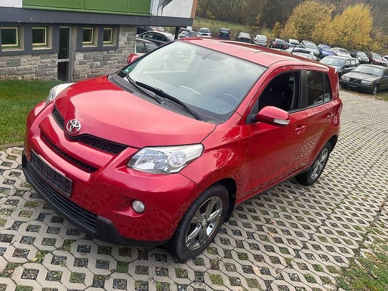 Rot Gebraucht 2009 Toyota Urban Cruiser SUV | 4.490 € (Fairer Preis) - Bild 1/4